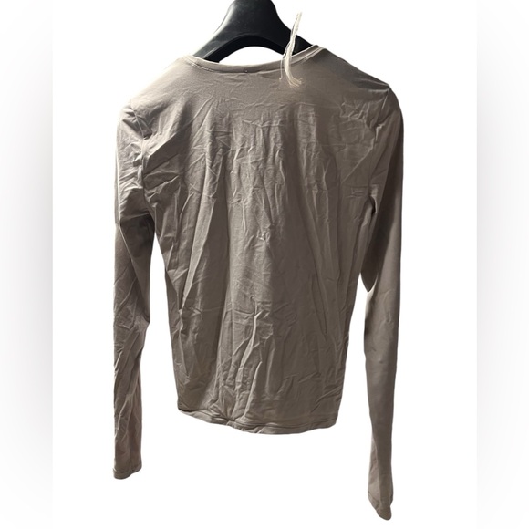 Wilfred
(Re) Touch™ Dauphine
Longsleeve Size large - Picture 4 of 6